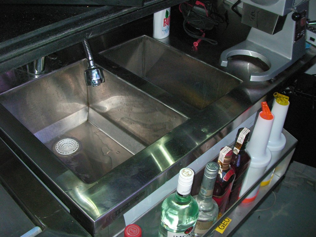 Bar sink and ice bin